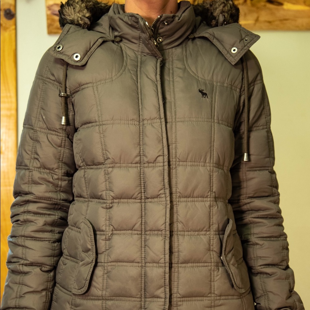 Abercrombie & Fitch Quilted Jacket w/ Faux Fur